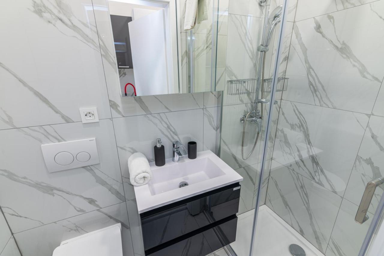 Apartments & Rooms Six Rijeka Ngoại thất bức ảnh