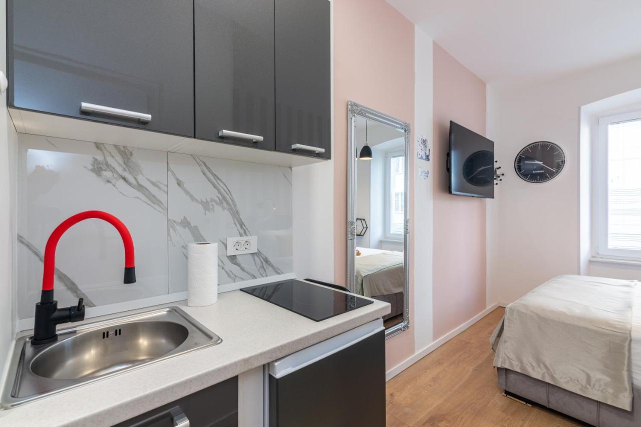 Apartments & Rooms Six Rijeka Ngoại thất bức ảnh