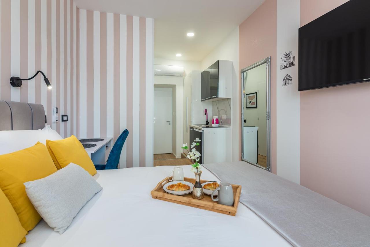 Apartments & Rooms Six Rijeka Ngoại thất bức ảnh
